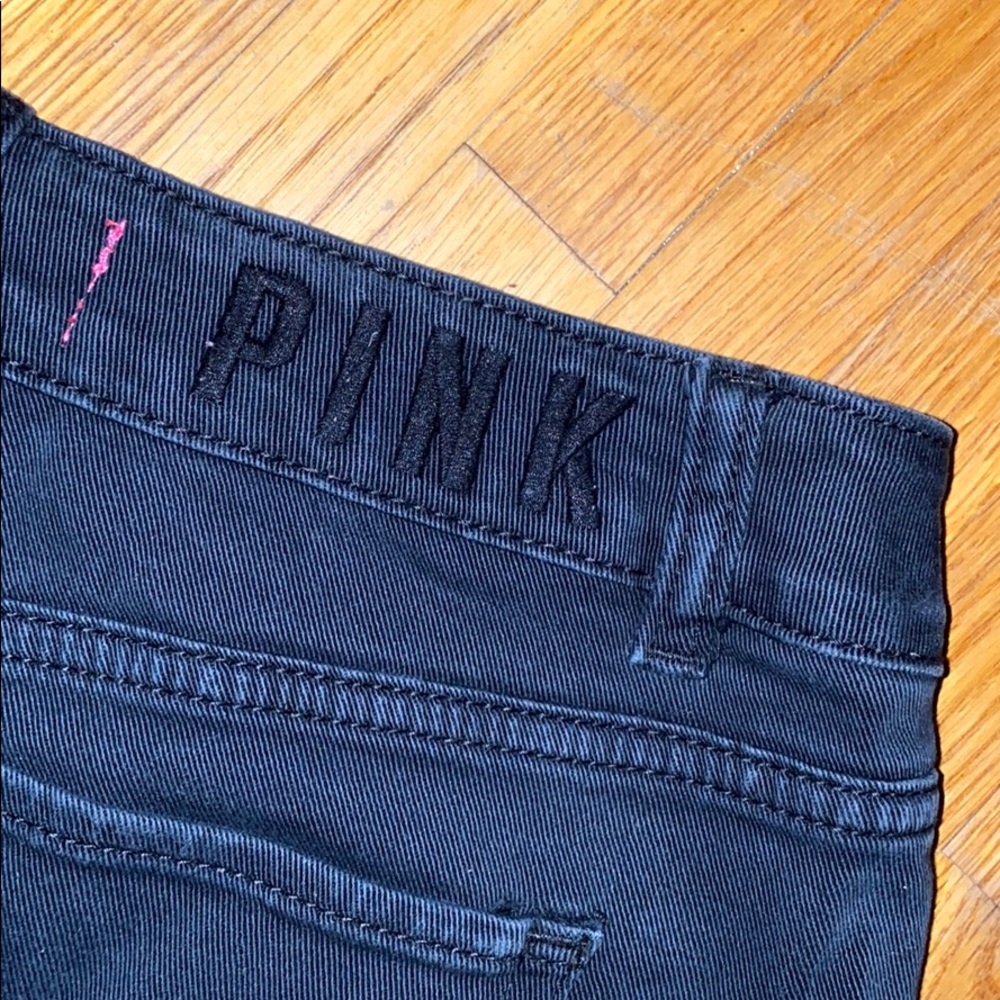 Black jean shorts. - Picture 4 of 5